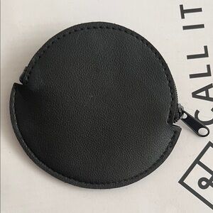 NEW Round Black Leather Zip Coin Pouch